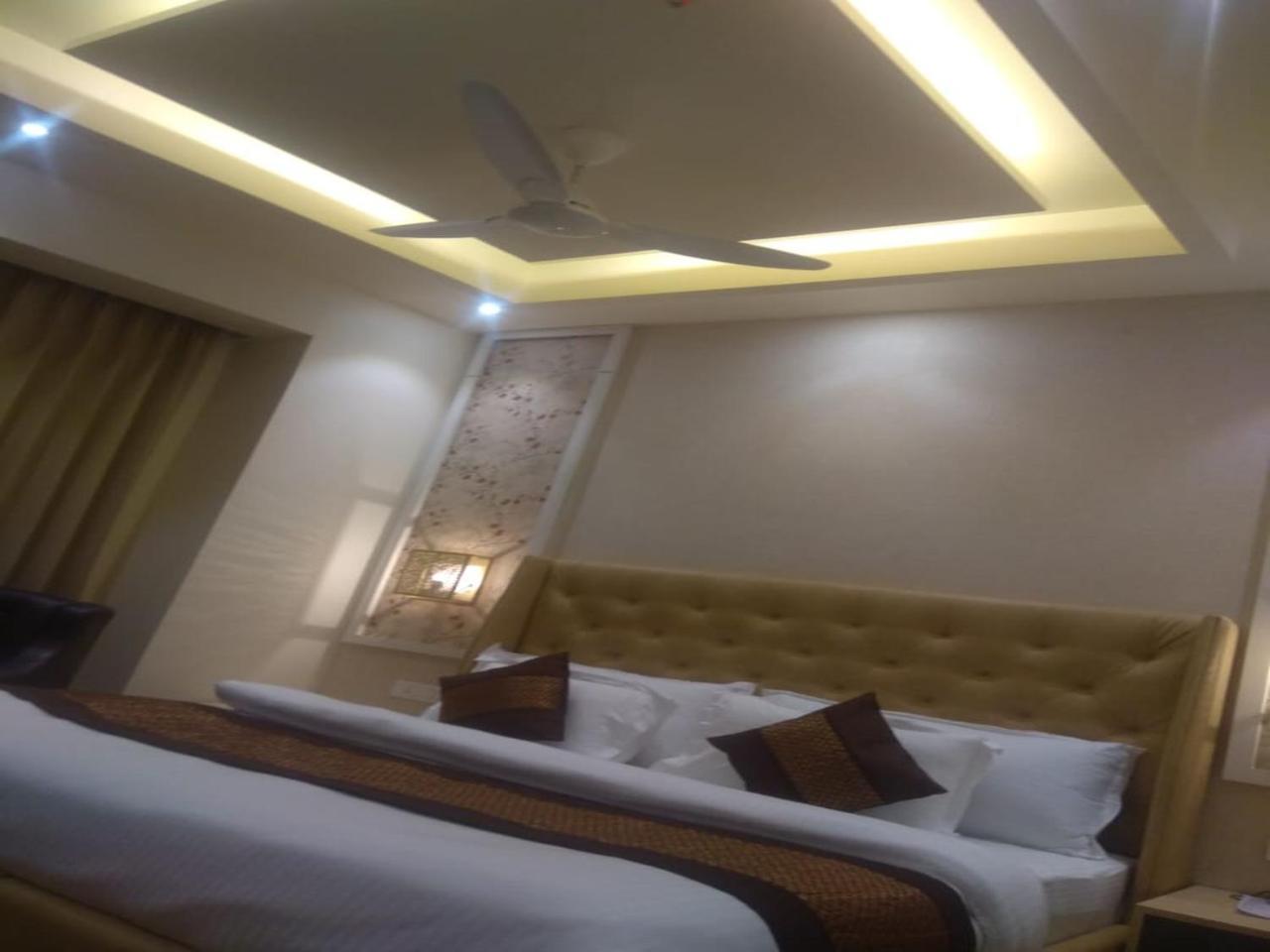 Csjs Inn By Krishna Group Of Hotels Amritsar Eksteriør bilde