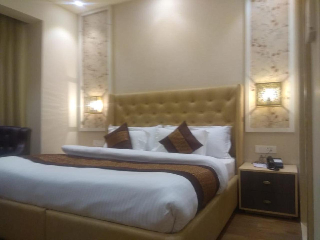 Csjs Inn By Krishna Group Of Hotels Amritsar Eksteriør bilde